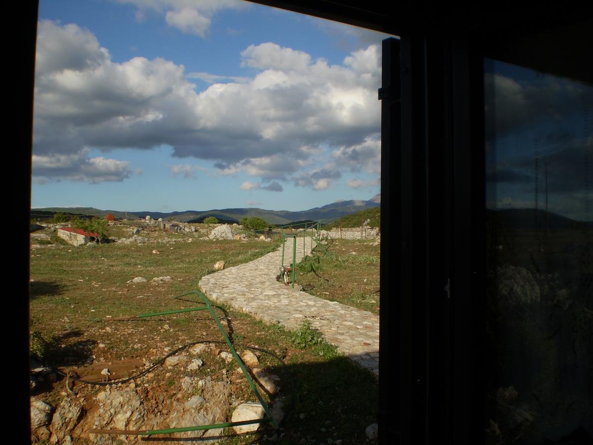 Arachovitika Kalivia Hotel Karyes ห้อง รูปภาพ