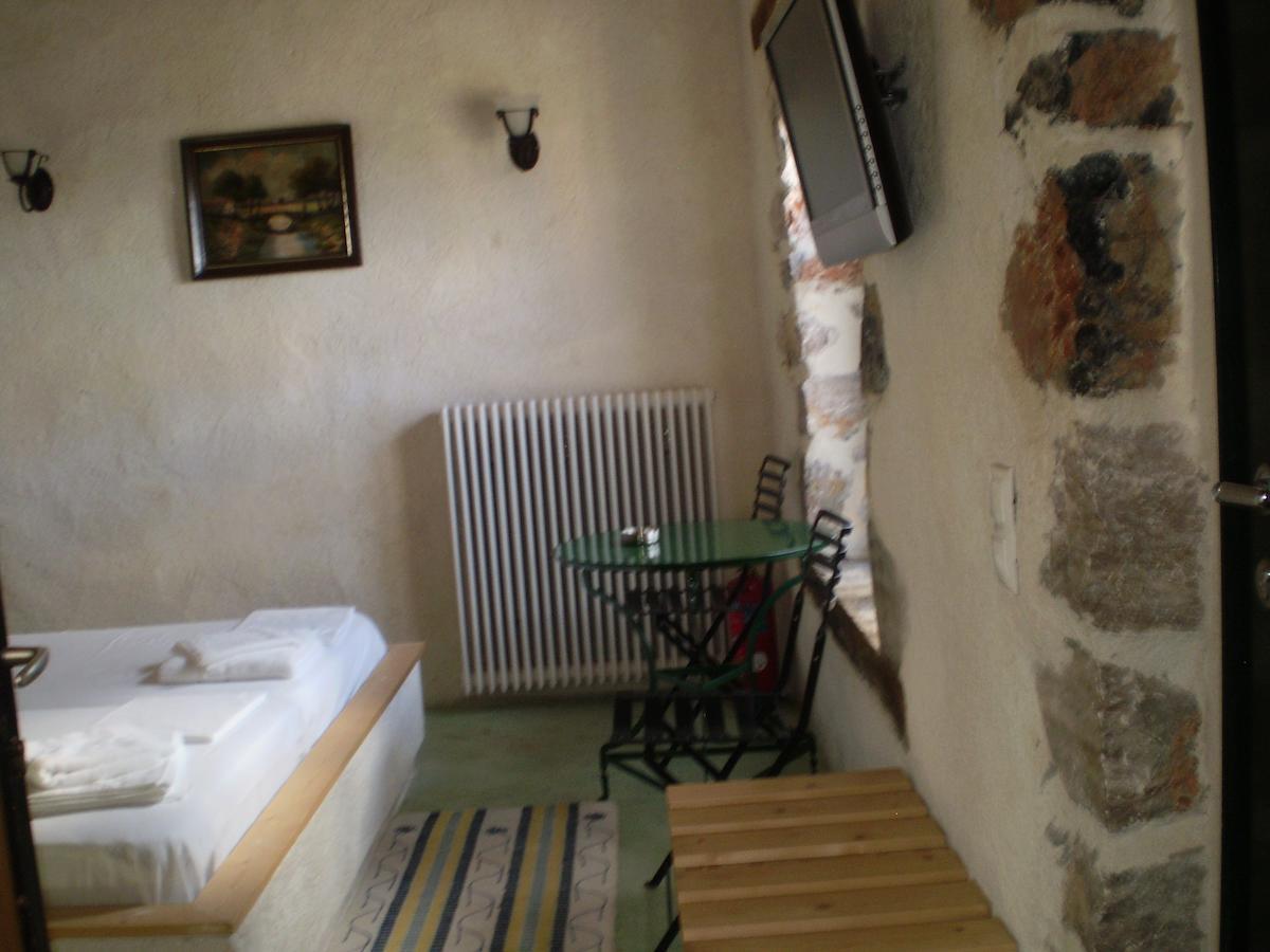 Arachovitika Kalivia Hotel Karyes ห้อง รูปภาพ
