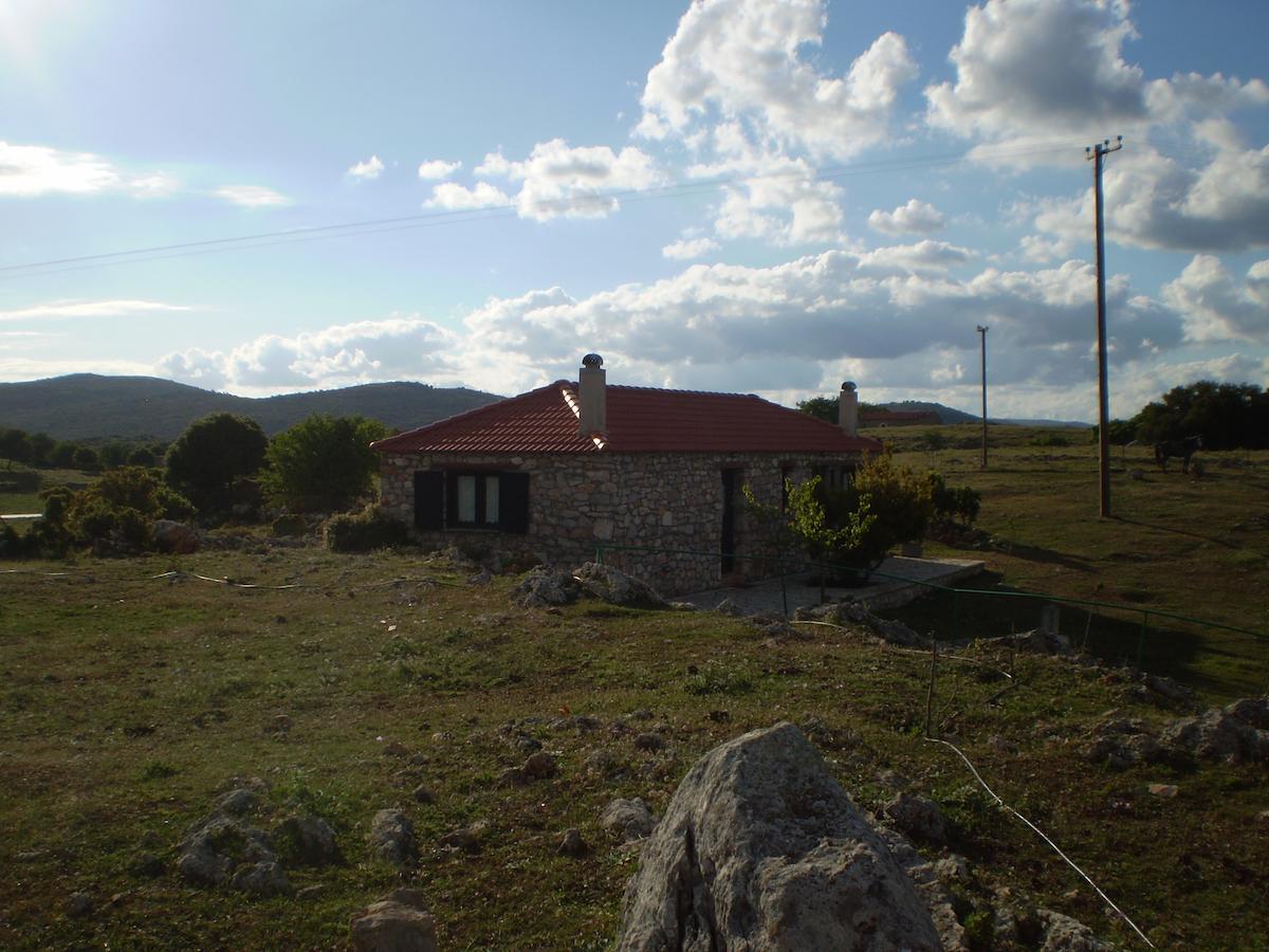 Arachovitika Kalivia Hotel Karyes ภายนอก รูปภาพ