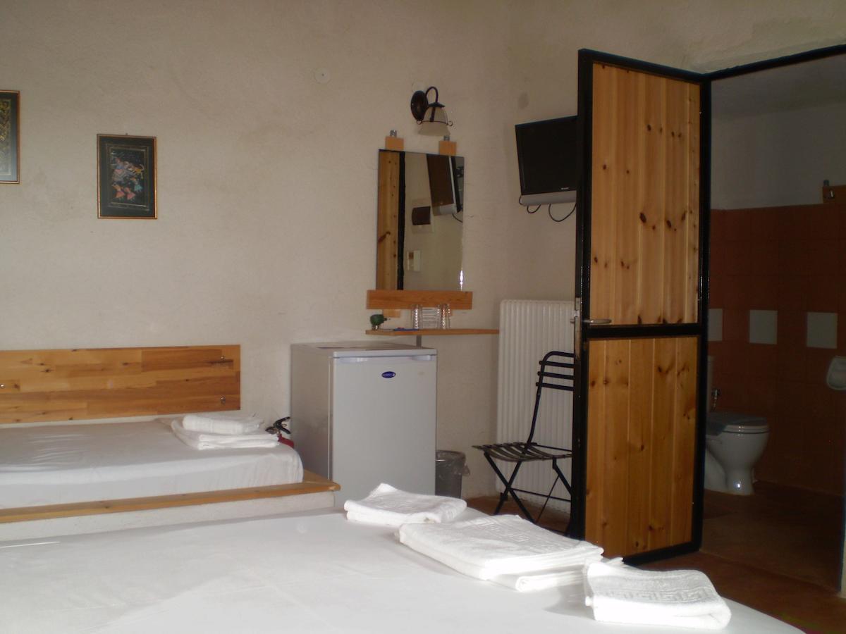 Arachovitika Kalivia Hotel Karyes ห้อง รูปภาพ