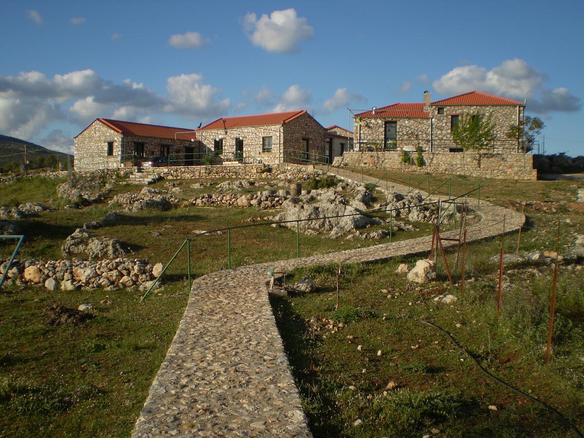 Arachovitika Kalivia Hotel Karyes ภายนอก รูปภาพ