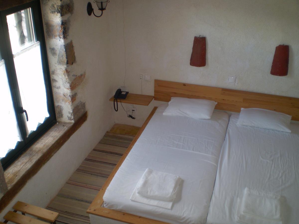 Arachovitika Kalivia Hotel Karyes ห้อง รูปภาพ