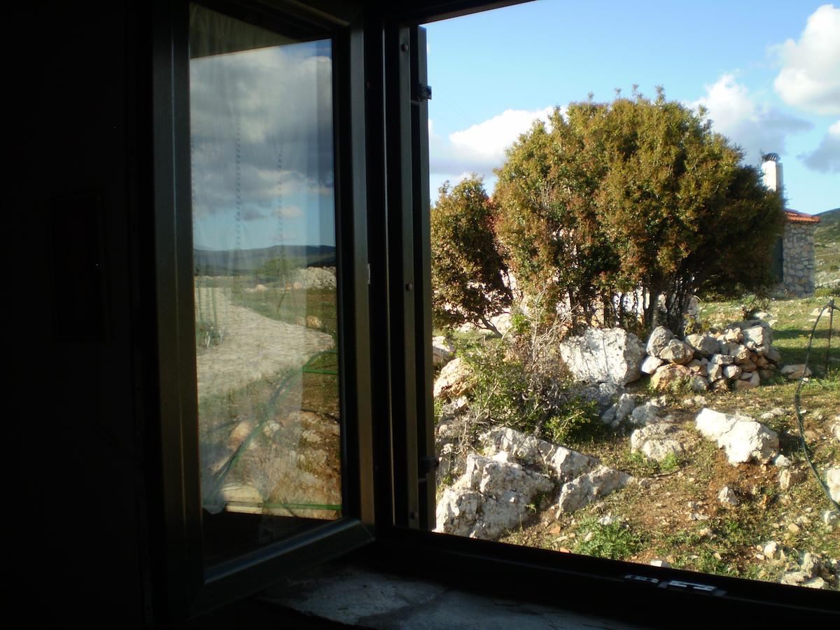 Arachovitika Kalivia Hotel Karyes ภายนอก รูปภาพ